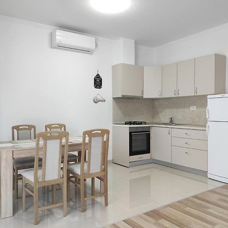 One Bedroom Apartment Gogo With Private Parking Neum Ngoại thất bức ảnh